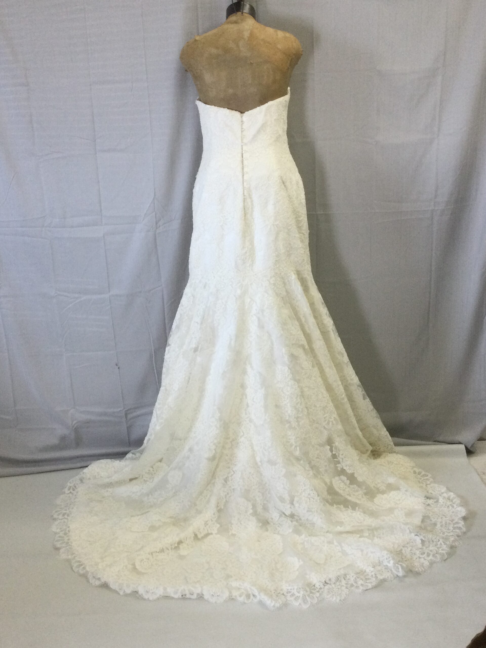 Essence Ivory Lace Gown Size 14 - Image 2