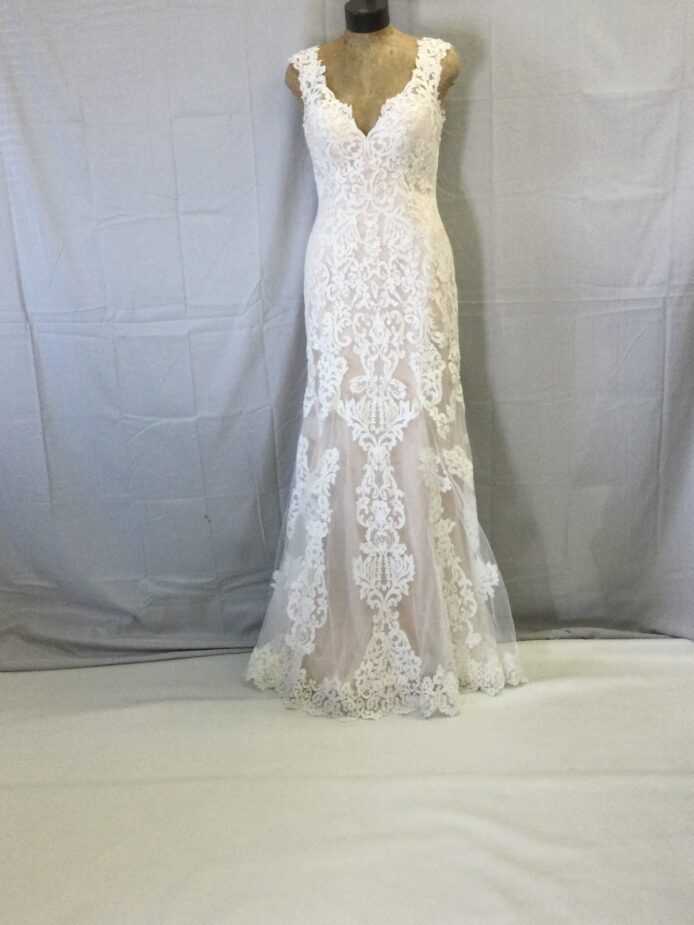 Essence Champagne Cream Lace Gown Size 12