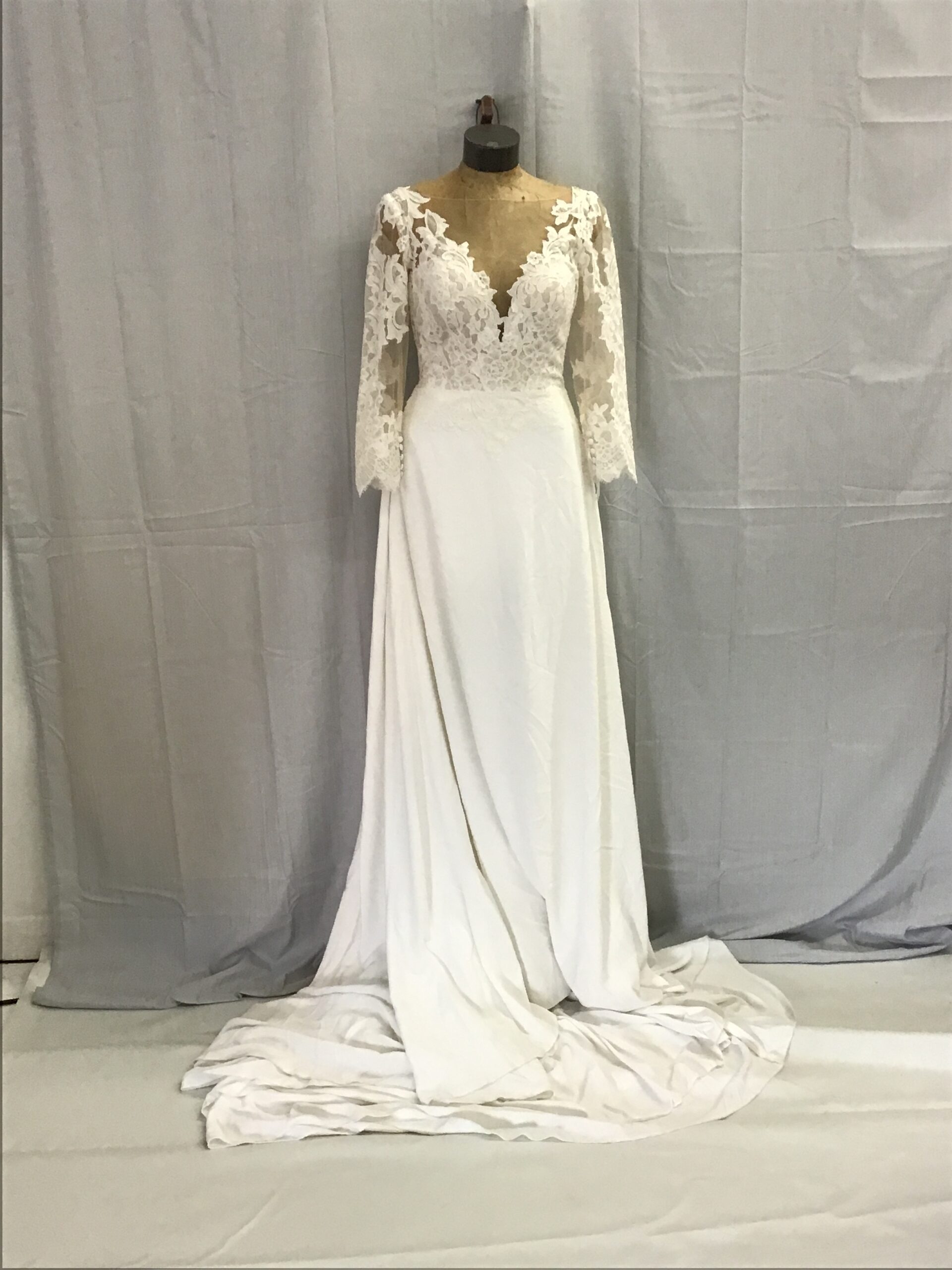 Pronovais Women Bridal Gown, White Tan Long Sleeve Gown Size 10