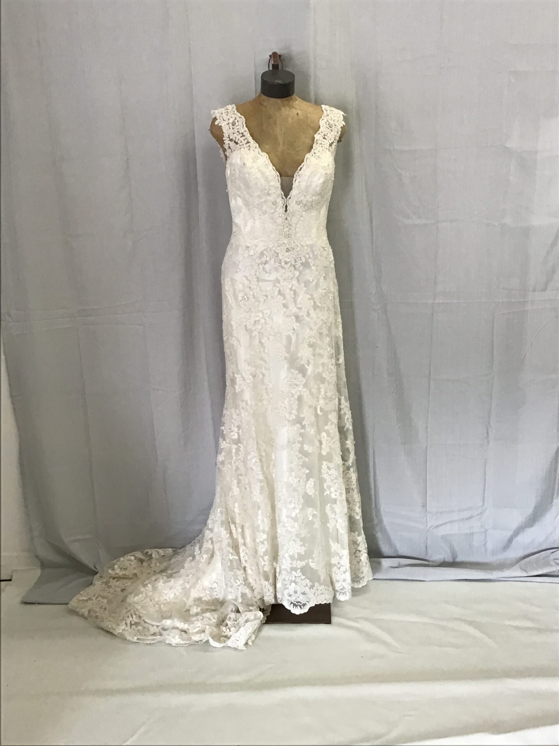 David Tutera Ivory Lace Gown Size 8