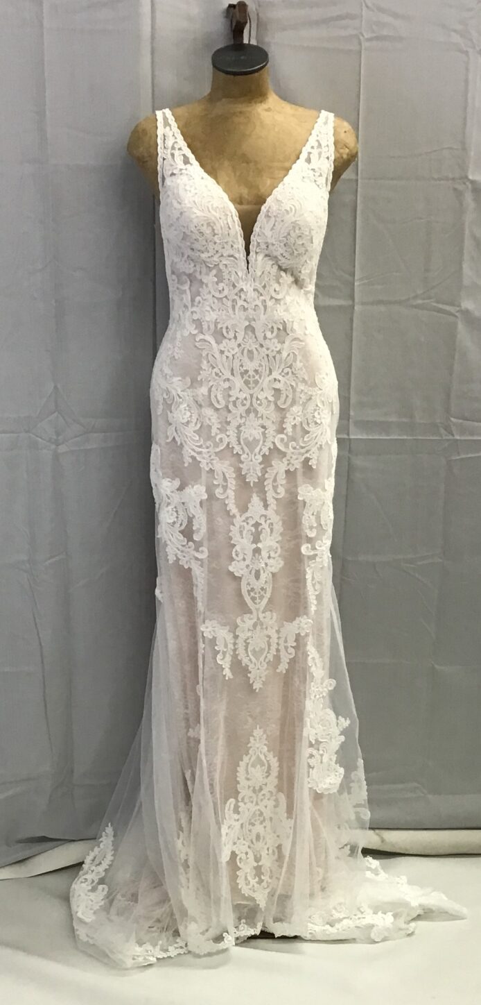 Essence Women Bridal Gown, champ Cream Lace Gown Size 12