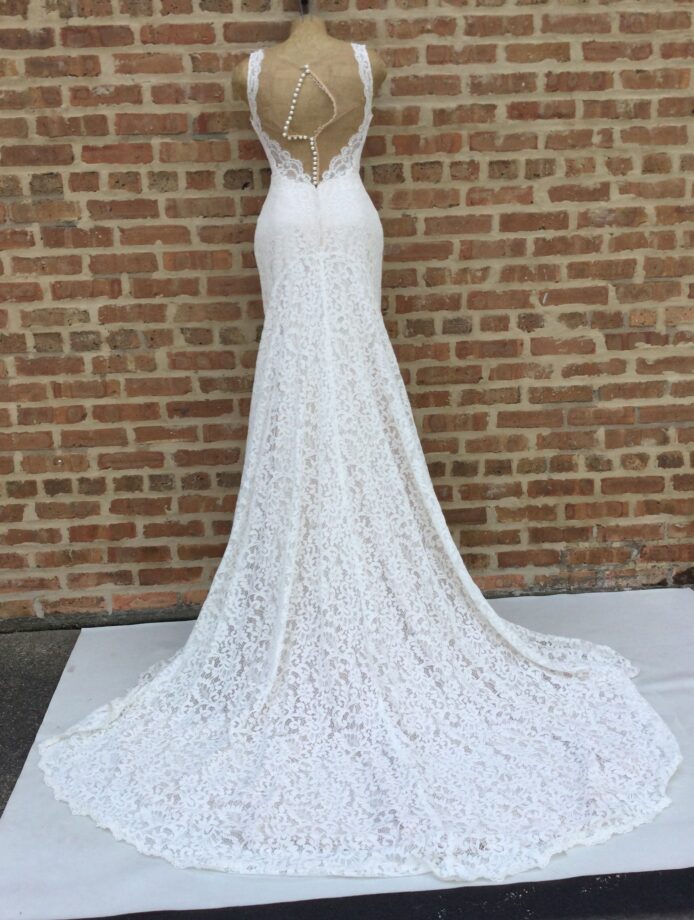 Essence Women Bridal Gown, Cream Lace Gown Size 8 - Image 2