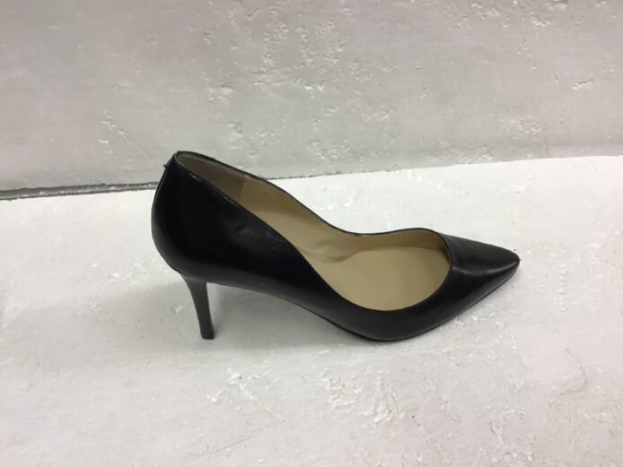 Ralph Lauren Black Leather Pumps Size 9.5 - Image 5