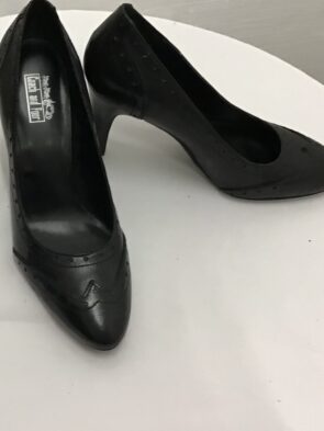 Coach and Four Women Black Genuine Leather Slip On Pumps. Loafer Style Size 9, 3" heel