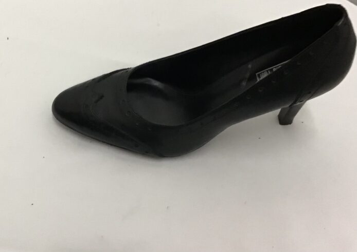 Coach and Four Women Black Genuine Leather Slip On Pumps. Loafer Style Size 9, 3" heel - Image 4