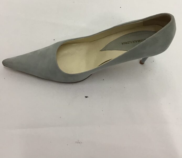 BCBG Maxazria Women Bluish Gray Suede Pumps, Pointy Toe Slip On Size 9 - Image 3