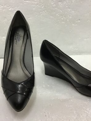 Life Stride Black Leather Black Wedge Heels Size 9W nw/ot