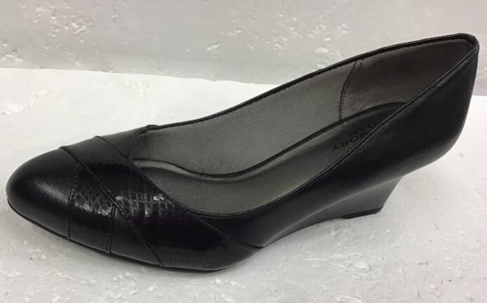 Life Stride Black Leather Black Wedge Heels Size 9W nw/ot - Image 4