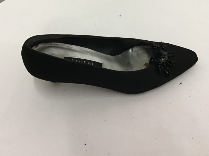 Stuart Weiztman Women Black Satin Beaded Pointy Toe Pumps, Slip On Size 9 - Image 5
