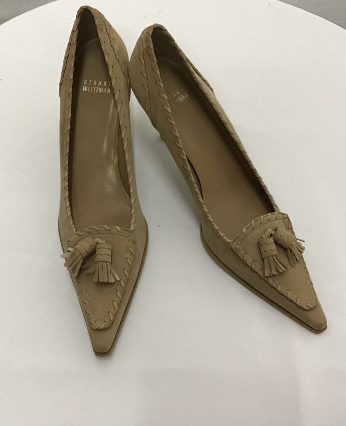 Stuart Weiztman Women Nude Genuine Suede Slip On Pumps, Pointy Toe Size 9, 2.5" heel