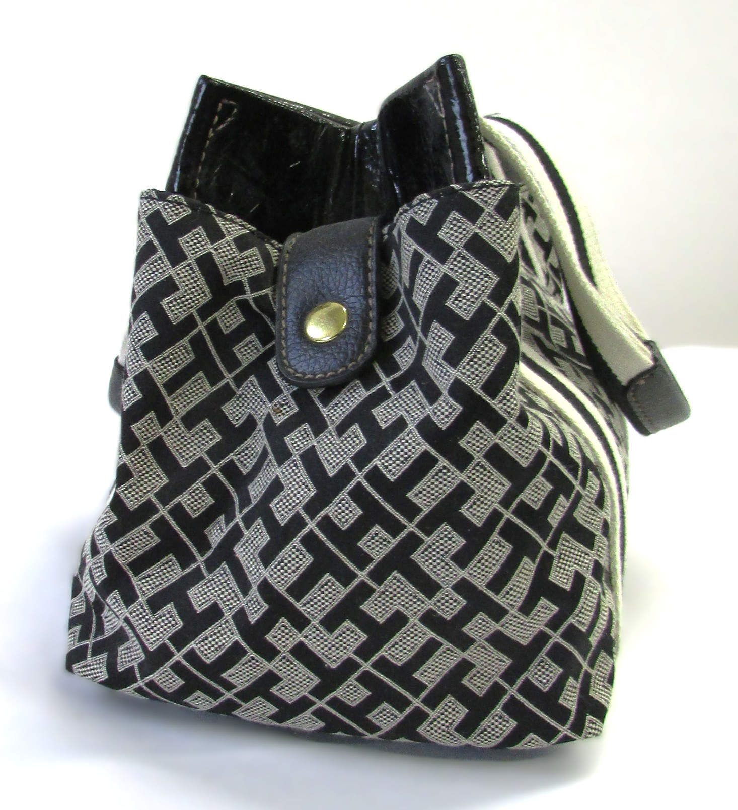 Tommy Hilfiger Black and White Tote Purse - Image 3