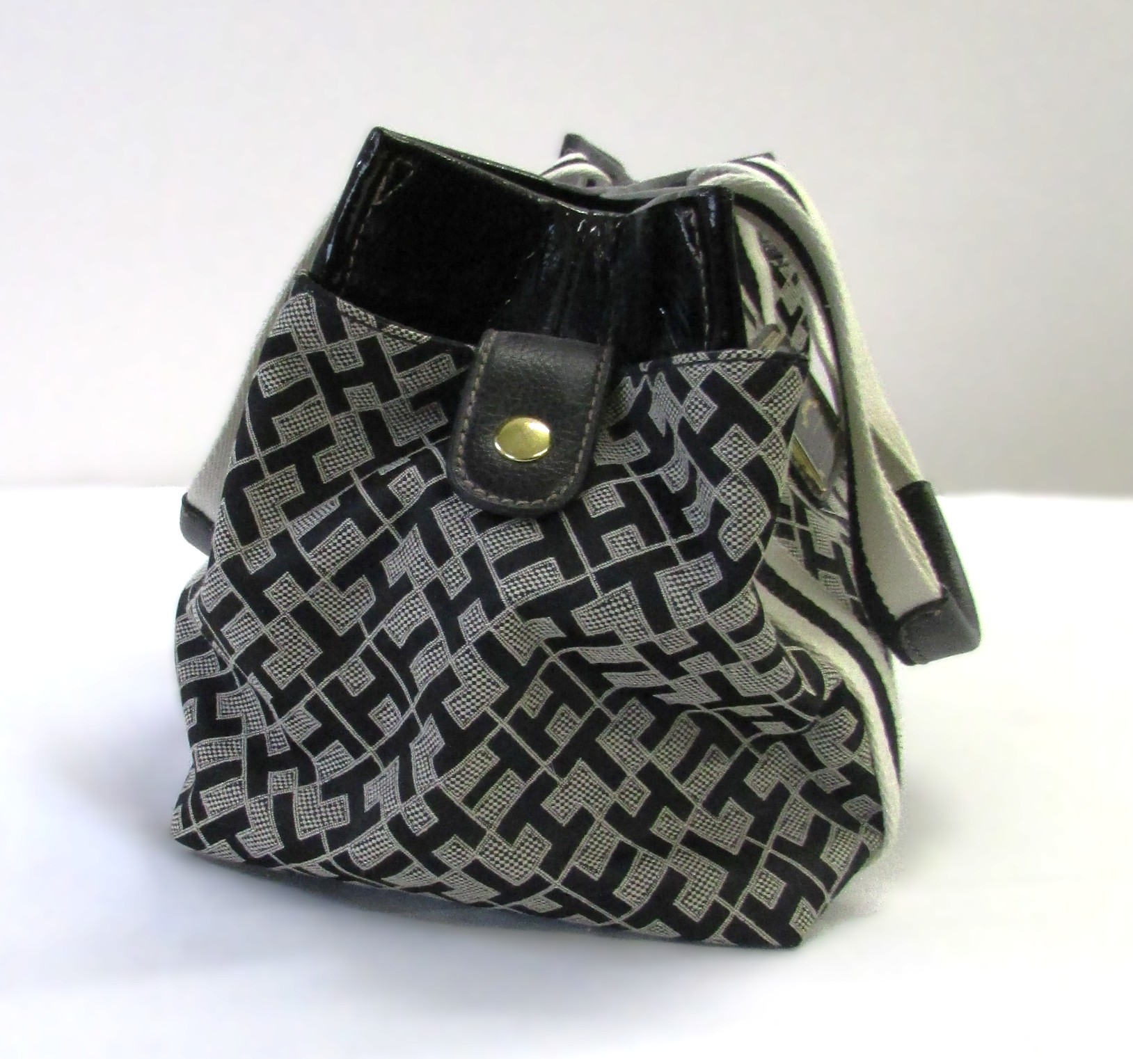 Tommy Hilfiger Black and White Tote Purse - Image 4
