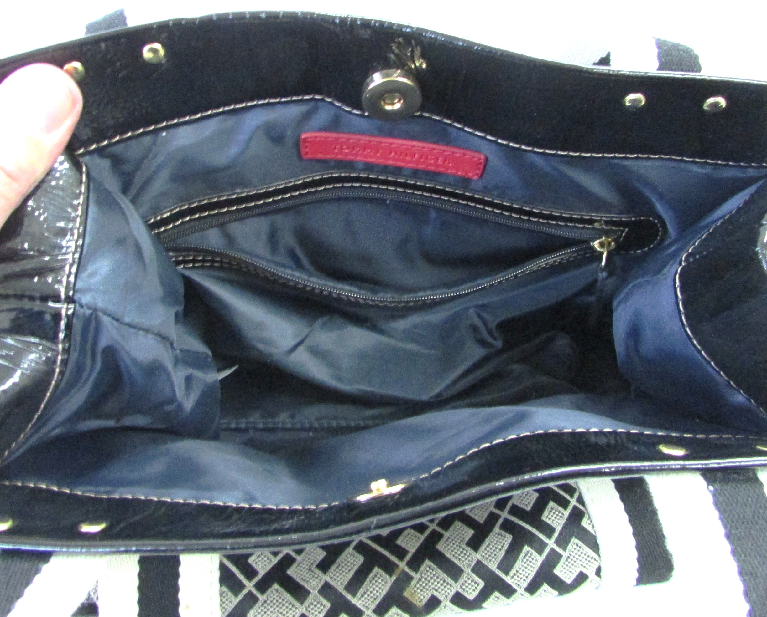Tommy Hilfiger Black and White Tote Purse - Image 7