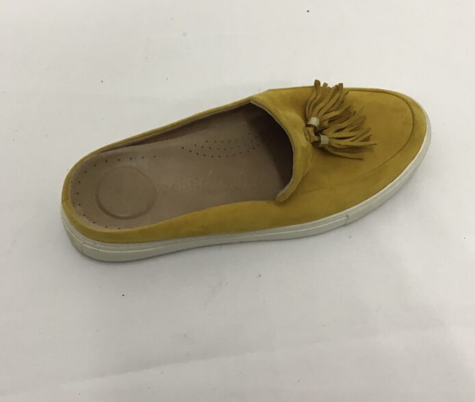 Gentile Souls by Kenneth Cole Women Mustard Slip On Mules, Geuine Suede Size 8.5 - Image 5