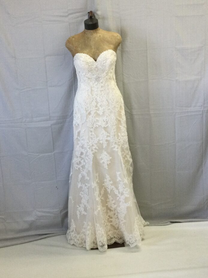 Essence Cream Lace Gown Size 12