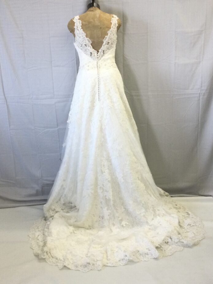 Jasmine white lace sleeveless gown size 14 - Image 2