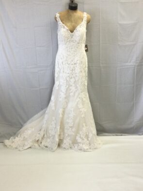 Mori Lee Ivory Lace Gown  Size 14