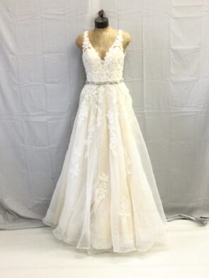 Mori Lee Champagne Floral Lace Gown Size 6