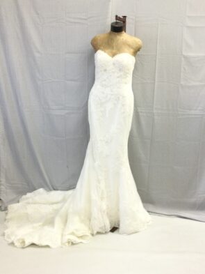 Pronovais Cream Lace Gown Size 12