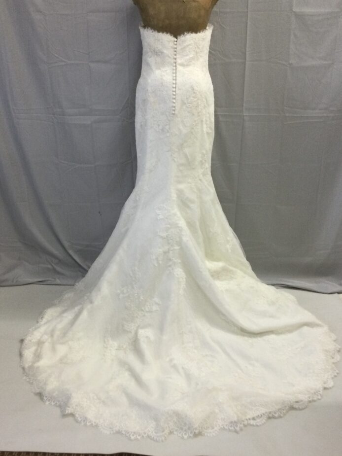 Pronovais Cream Lace Gown Size 12 - Image 2