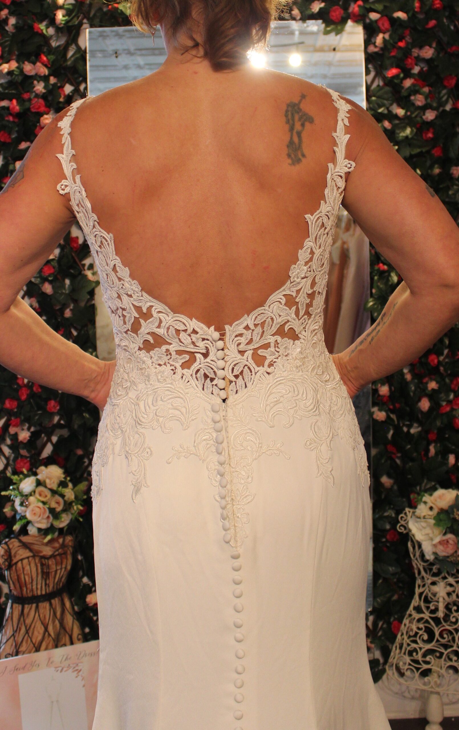 Essence Women Bridal Gown, White Lace Gown Size 12 - Image 3