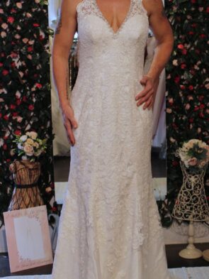 Mori Lee by Madeline Gardener Ivory Lace Bridal Gown Size 12