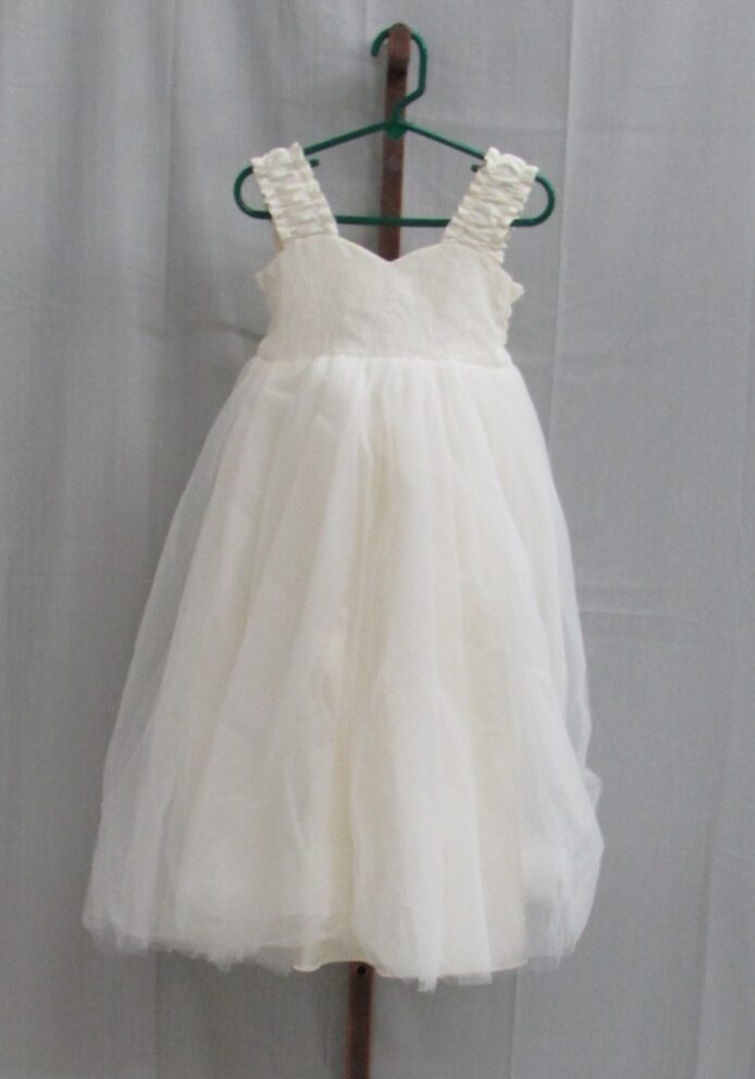 fattie pie ivory flower girl dress size 5 ankle