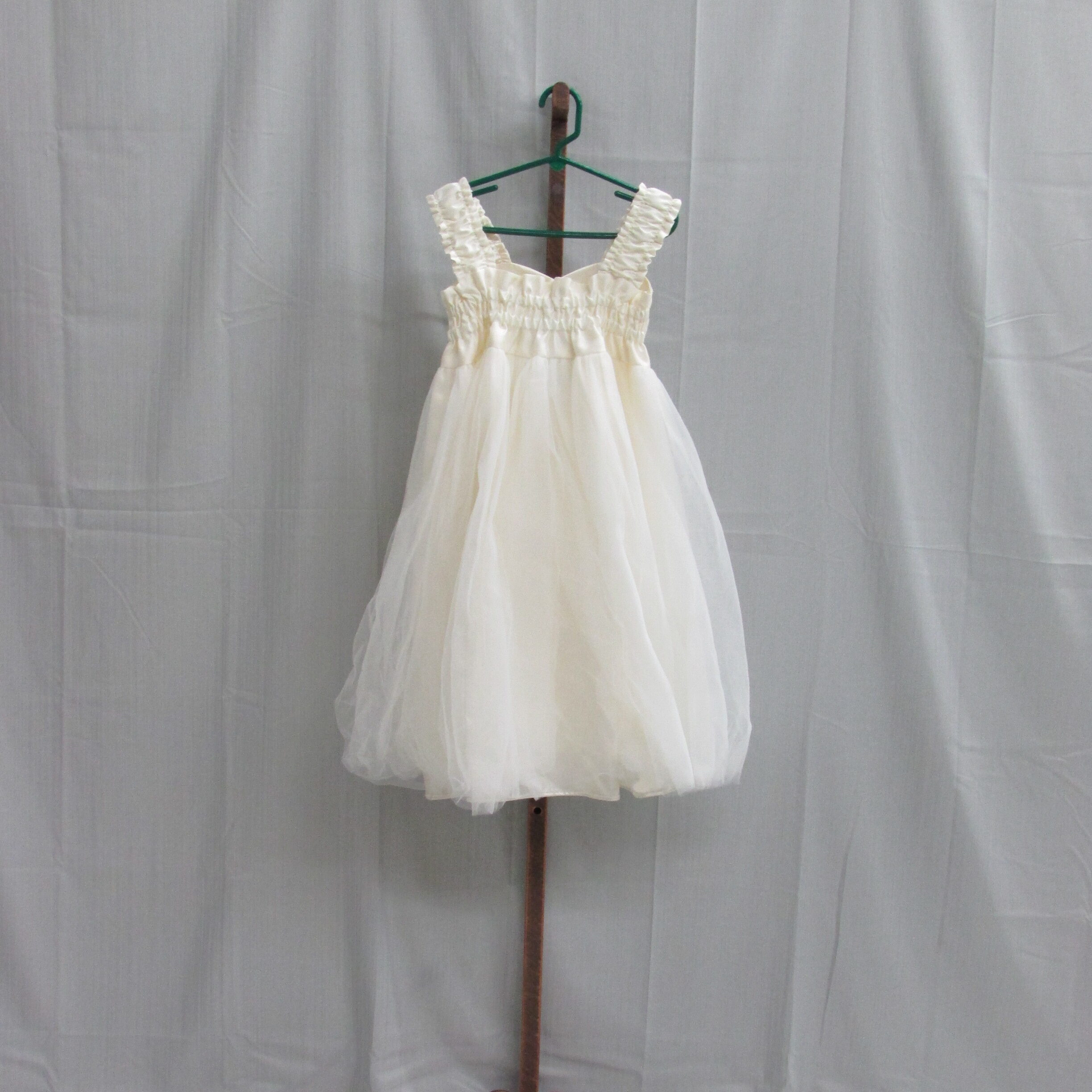 fattie pie ivory flower girl dress size 5T - Image 2