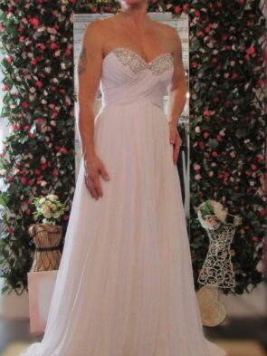 Mori Lee Women Bridal Gown, White Chiffon Gown Size 8