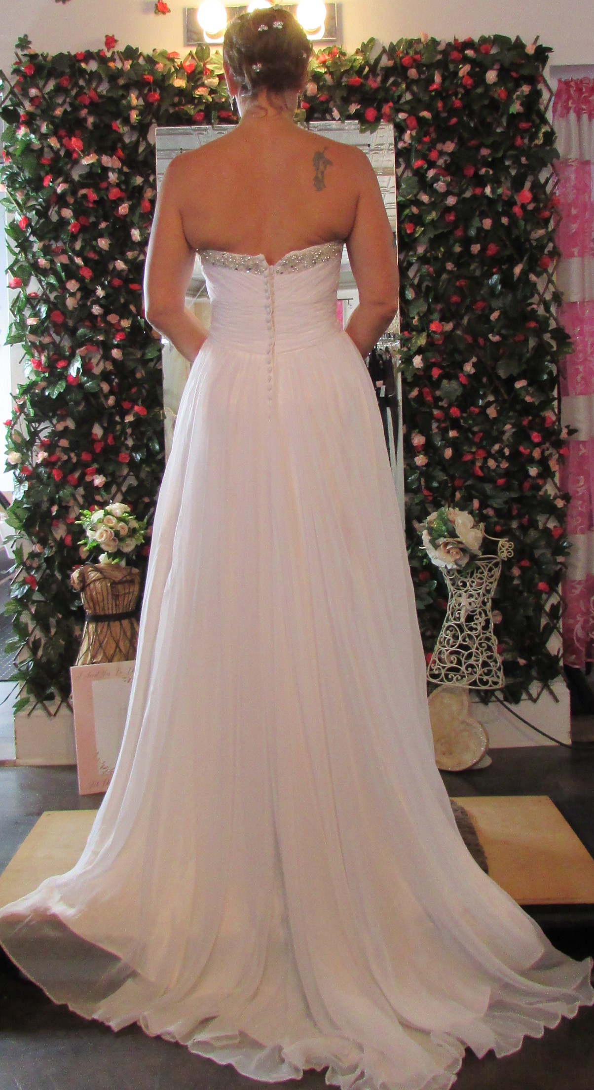Mori Lee Women Bridal Gown, White Chiffon Gown Size 8 - Image 3