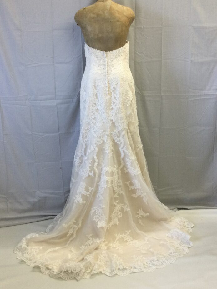 Stella York Ivory Lace Gown Size 14 - Image 2