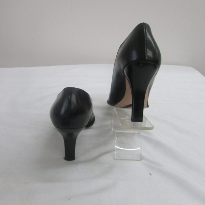 Kenneth Cole New York Vintage Black Leather Slip-on Pumps Size 8 - Image 4