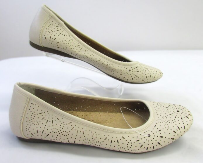 Cliff's by White Mountain Women Comfort Foam Slip-on Flats Size 8 - Image 4