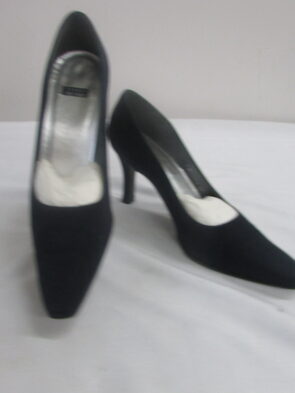 Stuart Weitzman Vintage Navy Blue Fabric Upper Slip-on Pumps Size 7W