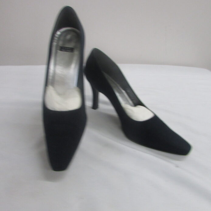 Stuart Weitzman Vintage Navy Blue Fabric Upper Slip-on Pumps Size 7W