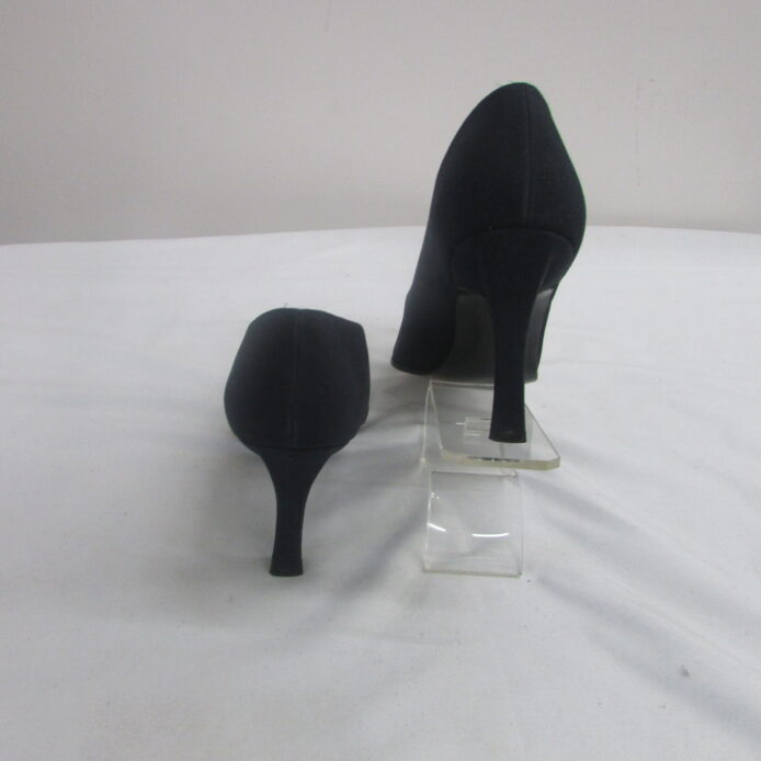 Stuart Weitzman Vintage Navy Blue Fabric Upper Slip-on Pumps Size 7W - Image 4