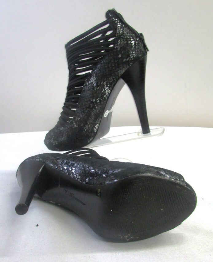 BCBGeneration Women's Black Strappy Open Toe Heels Size 7 - Image 7