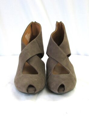 Earthies Fashion Cutout Shoe Boot Size 7