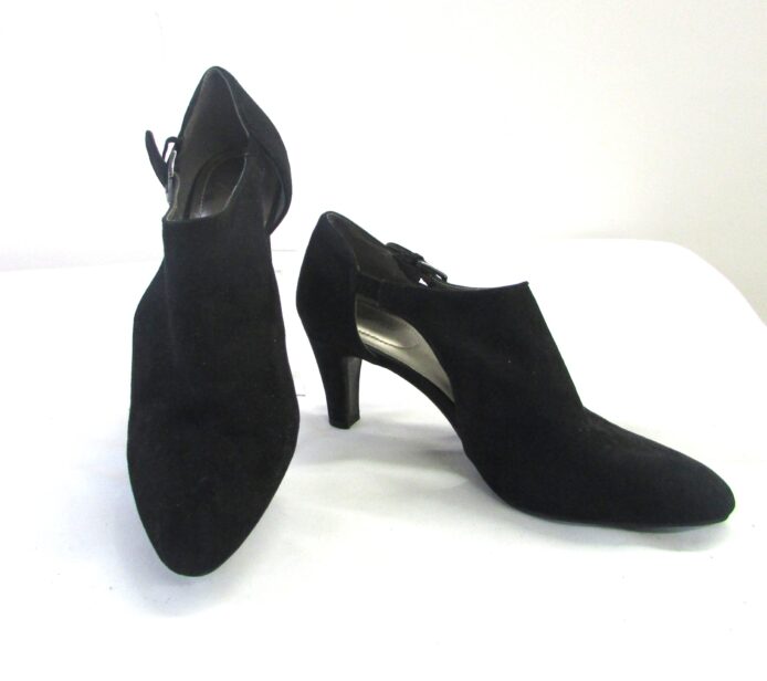 Bandolino Women's Black Suede Fashion Cutout Heel Size 9.5