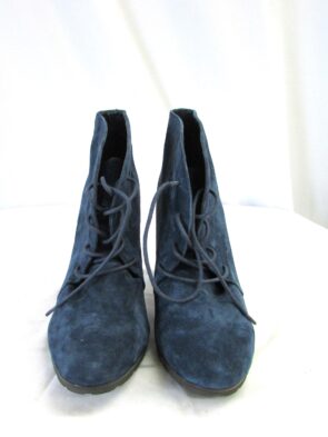 White Mountain Suede Ankle Boot Size 11