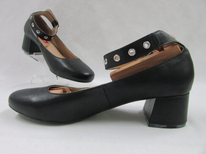 Union Bay Babydoll Shoes Size 10