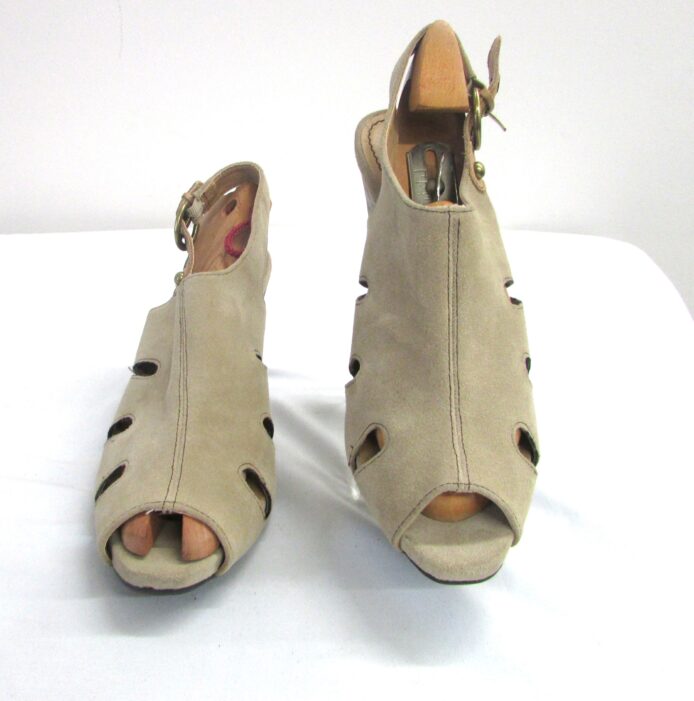Nicole Women's Nude Genuine Suede open toe Pumps Size 10 - Image 2
