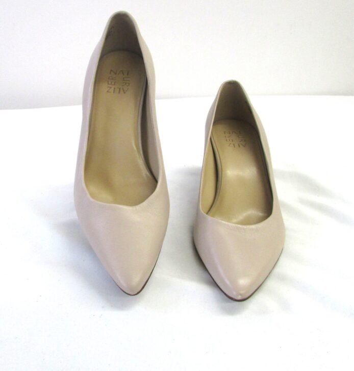 Naturalizer Women's Nude Leather Pointy-toe Slip-on Heel Size 9.5W - Image 2