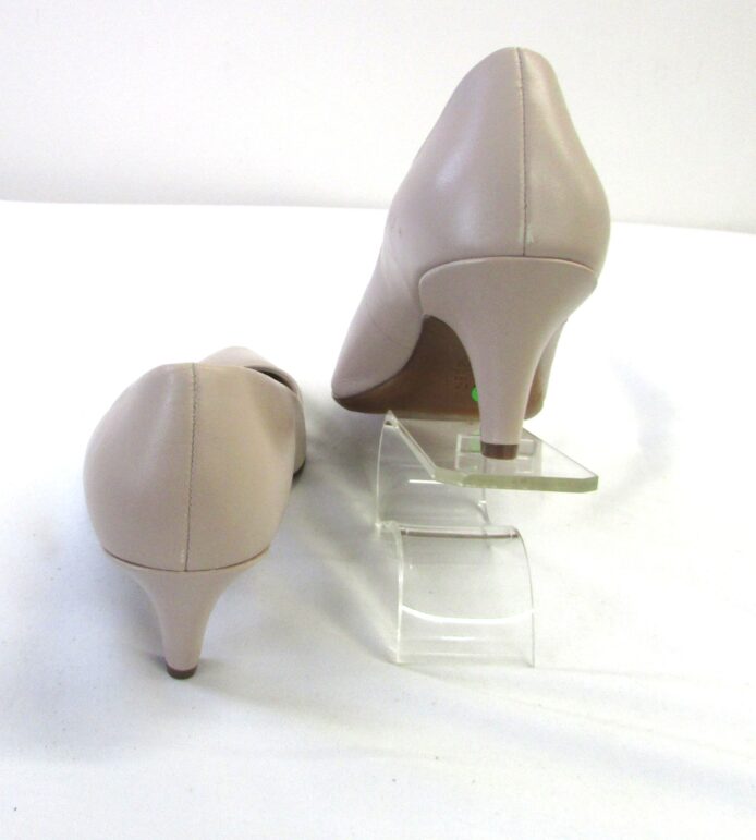 Naturalizer Women's Nude Leather Pointy-toe Slip-on Heel Size 9.5W - Image 4