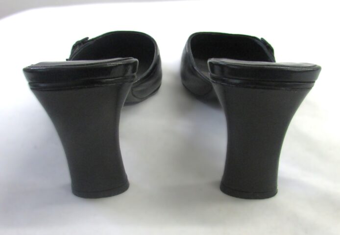 Enzo Angiolini Women's Black Patent Leather Slip-on Mules Size 10 - Image 5