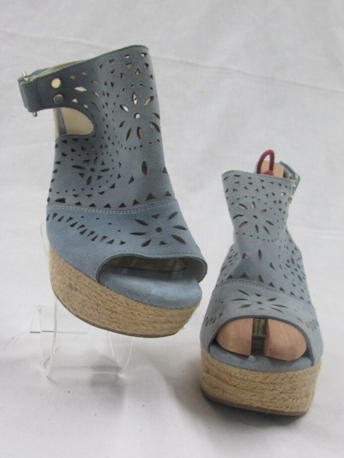 Marc Fisher Wedge Sandal Size 7.5 - Image 3