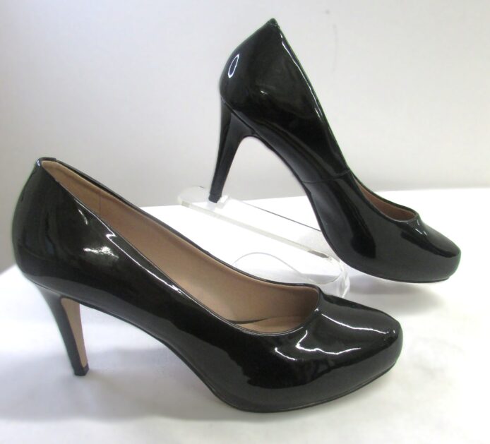 Madden Girl Black Patent Leather Slip-on Pumps Size 9 - Image 4