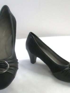 Andiamo Leather Slip-on Pumps w Buckle on Toe Size 6.5