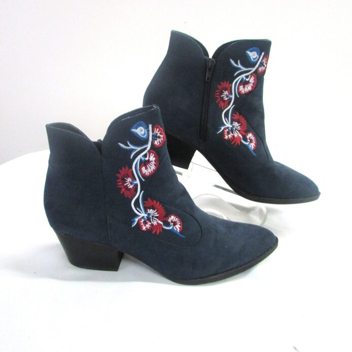 Carlos by Carlos Santana Women's Faux Blue Suede Ankle Boot Size 10 - Image 3