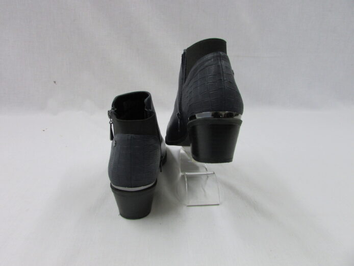 Simply Vera Ankle Boots Size 10 - Image 5